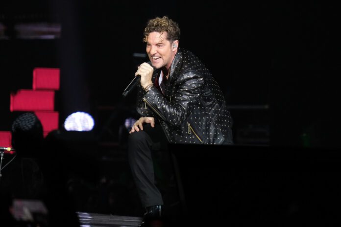 Hay canciones que simplemente no pasan de moda… “Vivir así es morir de amor” de David Bisbal